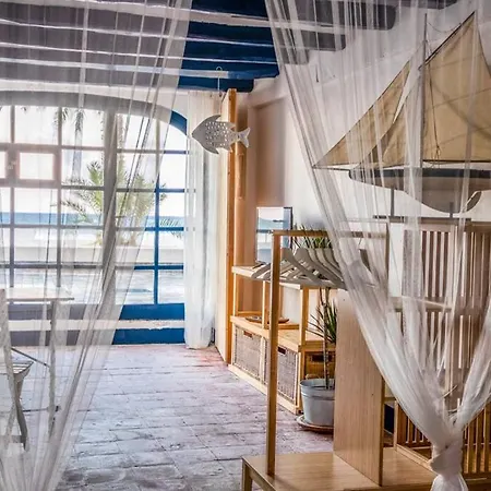 La Casa De Barcas A Pie De Playa Calafell